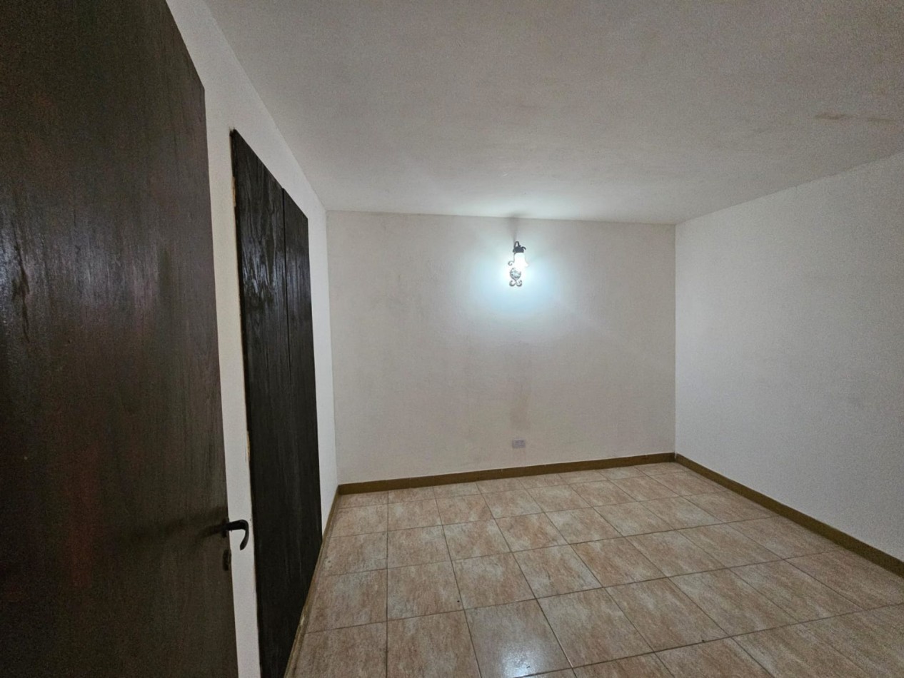 CASA CON PILETA - FUNES