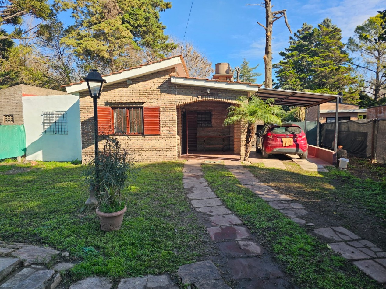 CASA CON PILETA - FUNES
