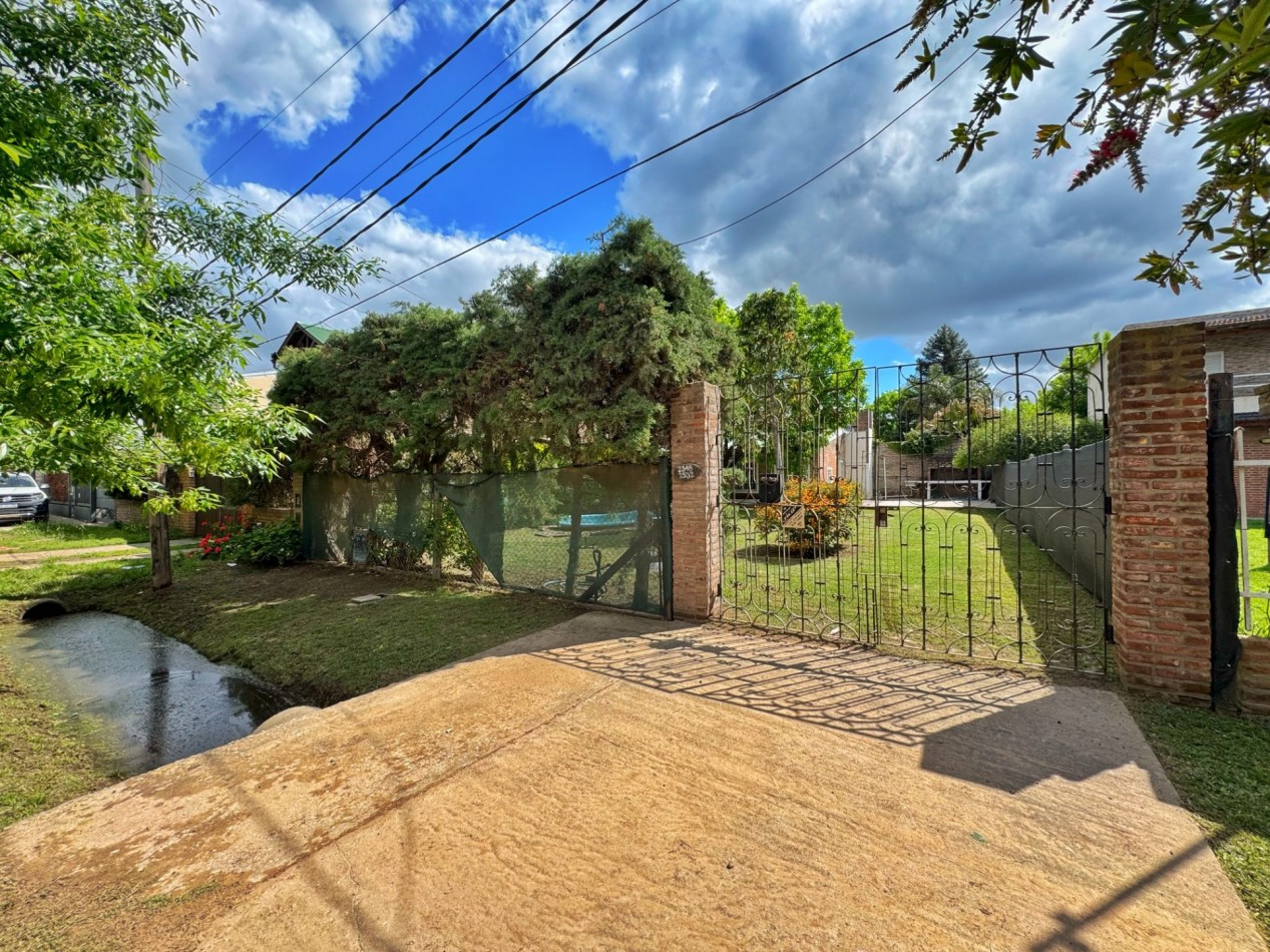 Funes te espera: casa con jardin y pileta