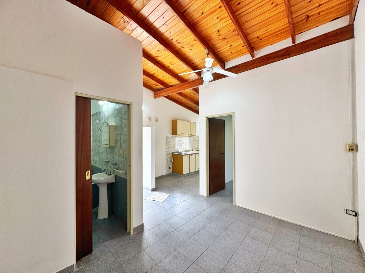 Funes te espera: casa con jardin y pileta