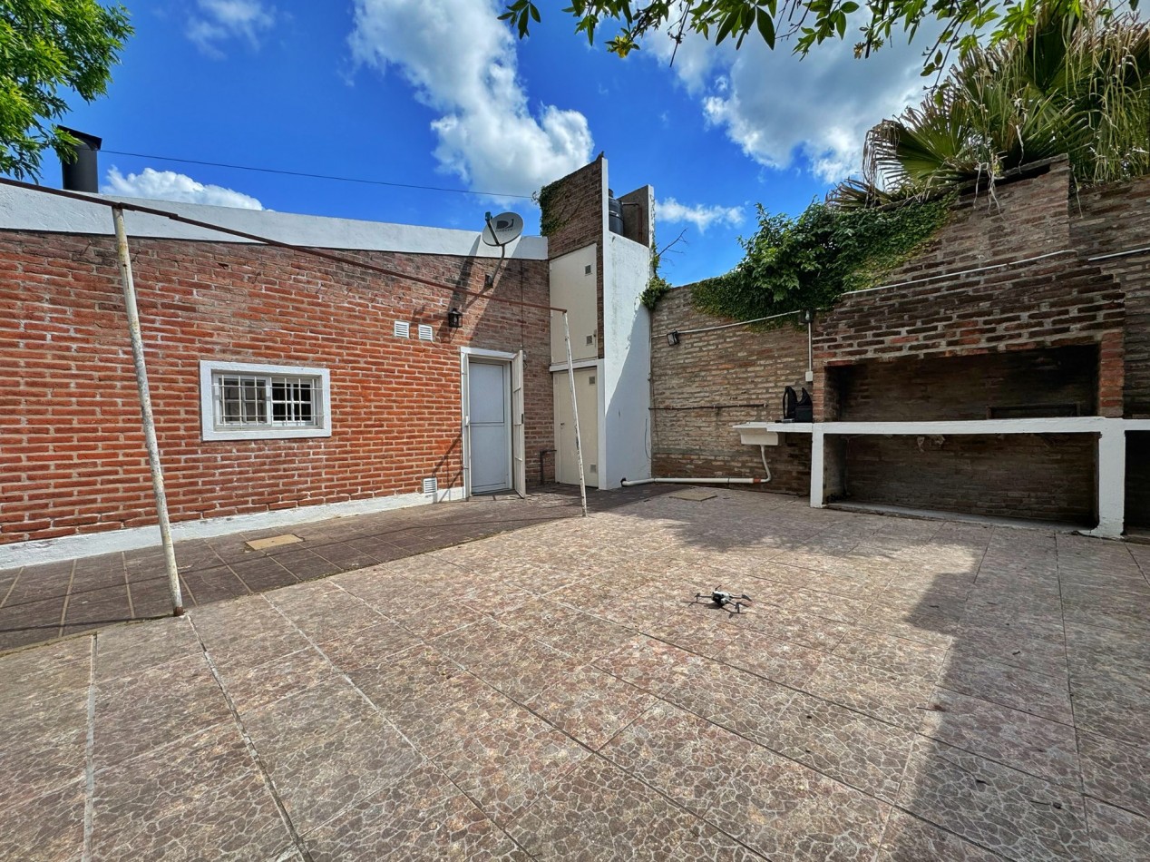 Funes te espera: casa con jardin y pileta