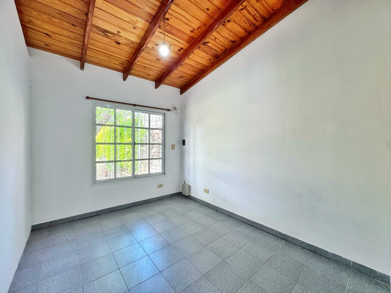 Funes te espera: casa con jardin y pileta
